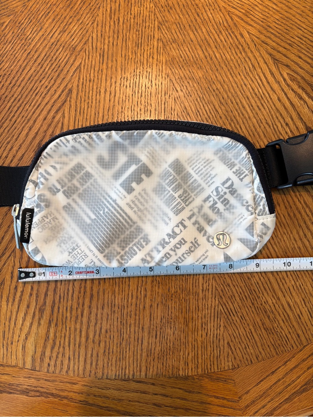 Lululemon Everywhere Belt Bag 1L Regular strap Black White Manifesto
